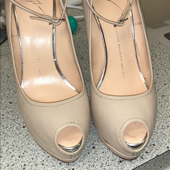 Giuseppe Zanotti shoes - Picture 7 of 8